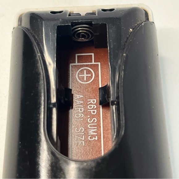 Pre-Owned DirecTV RC66 Remote. Good used condition. See photos. No corrosion! - Picture 5 of 8